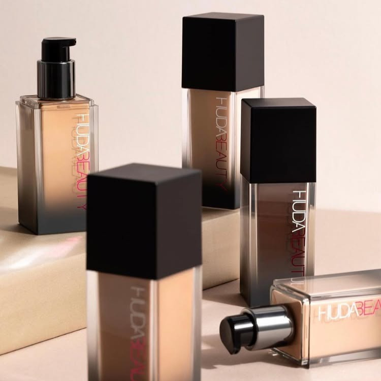 Huda Beauty Makeup Mini Kit - Base hidratante de 34ml para ácido