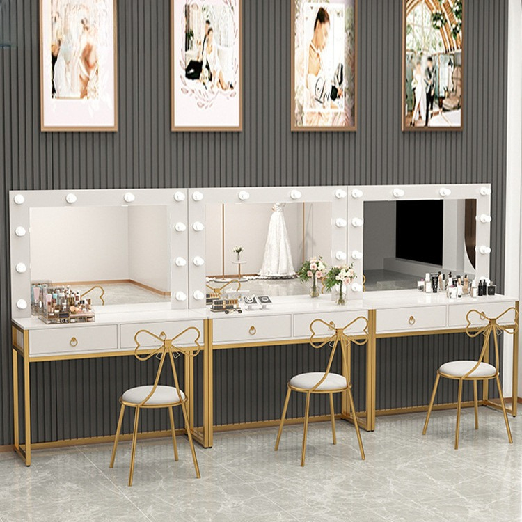Dressing table with light mirr - đánh giá và giá Beauty Makeup Bridal