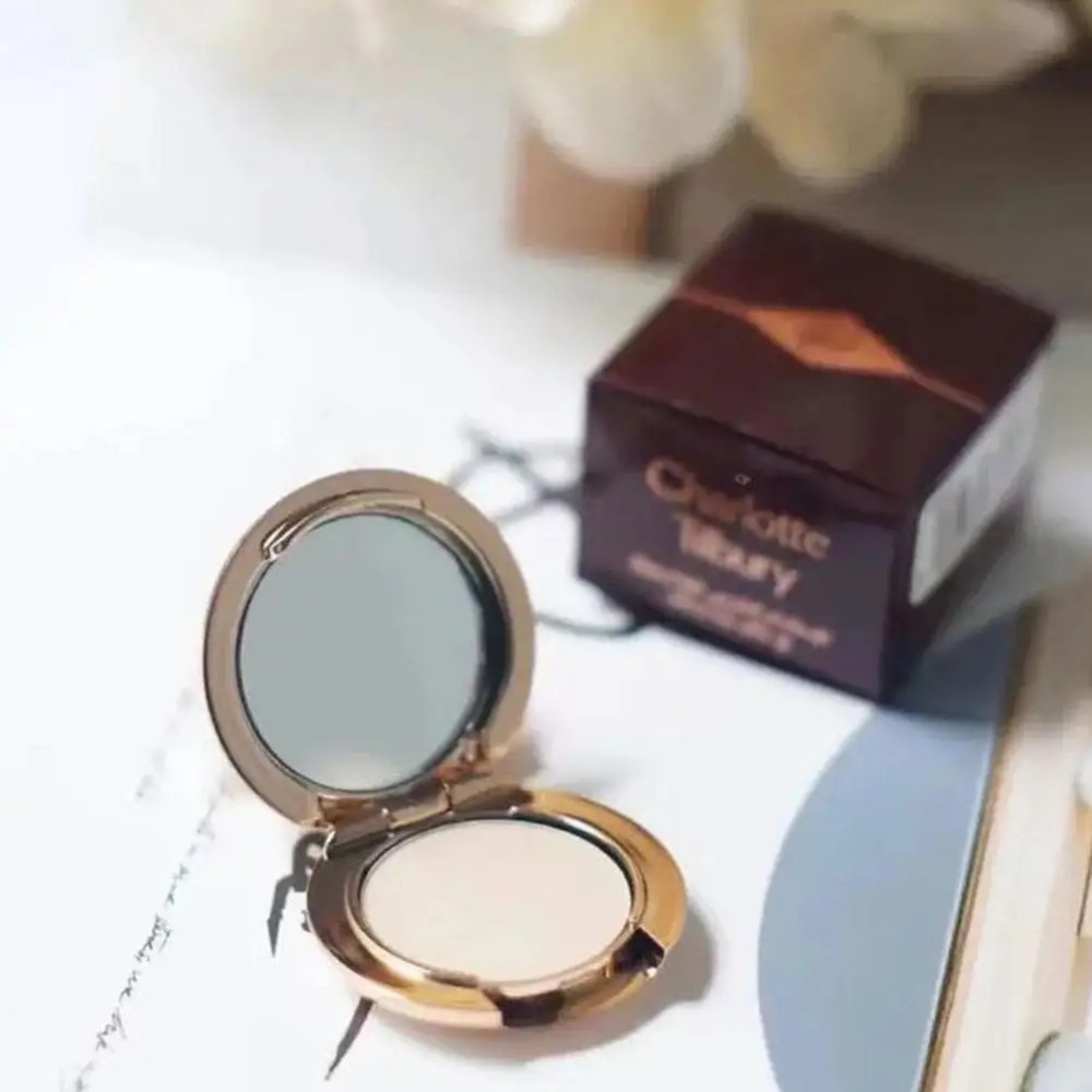 Charlotte Tilbury Thumb-Sized  - đánh giá và giá Huda Beauty Makeup Mini Kit