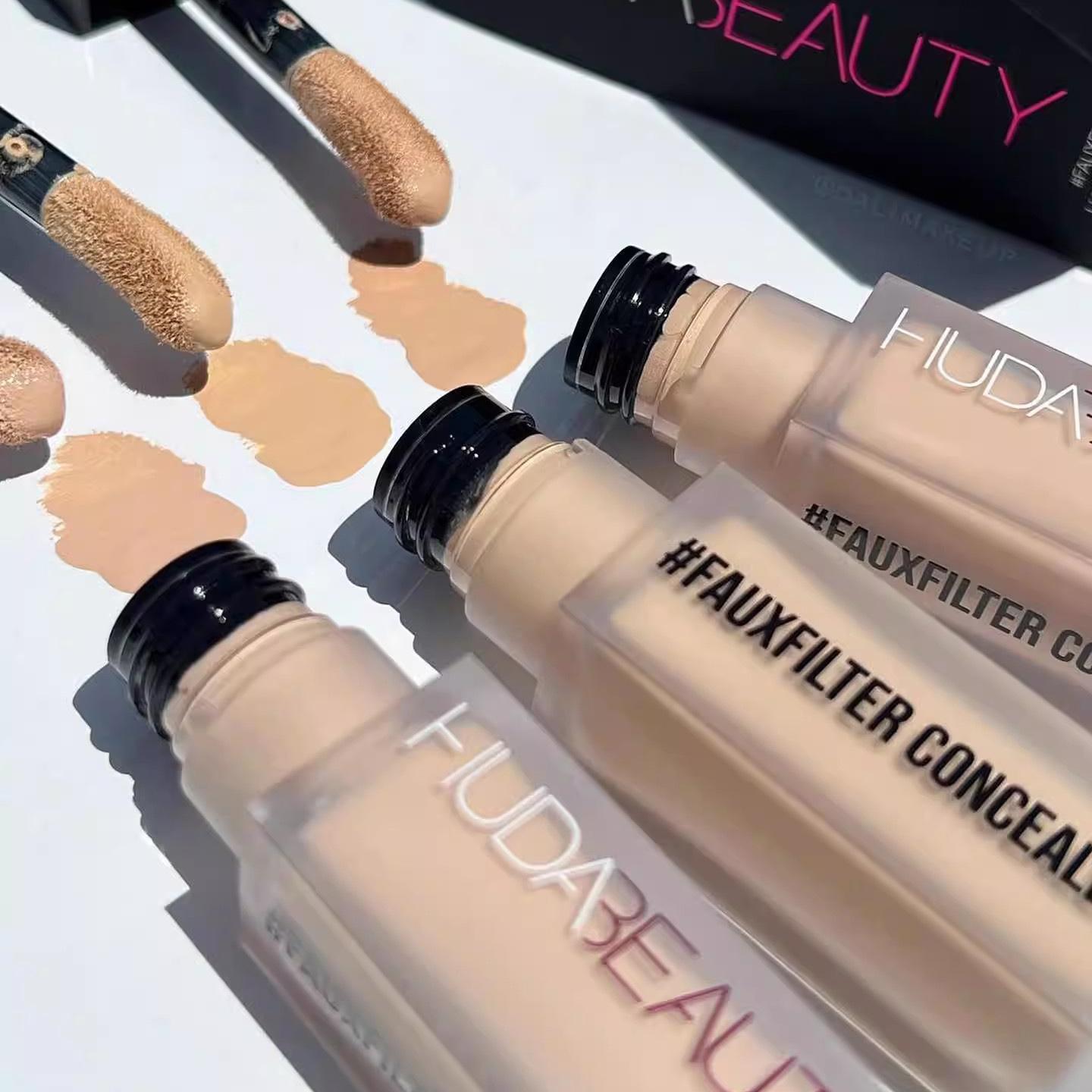 Huda Beauty Face Eye Concealer - đánh giá và giá Huda Beauty Makeup Mini Kit